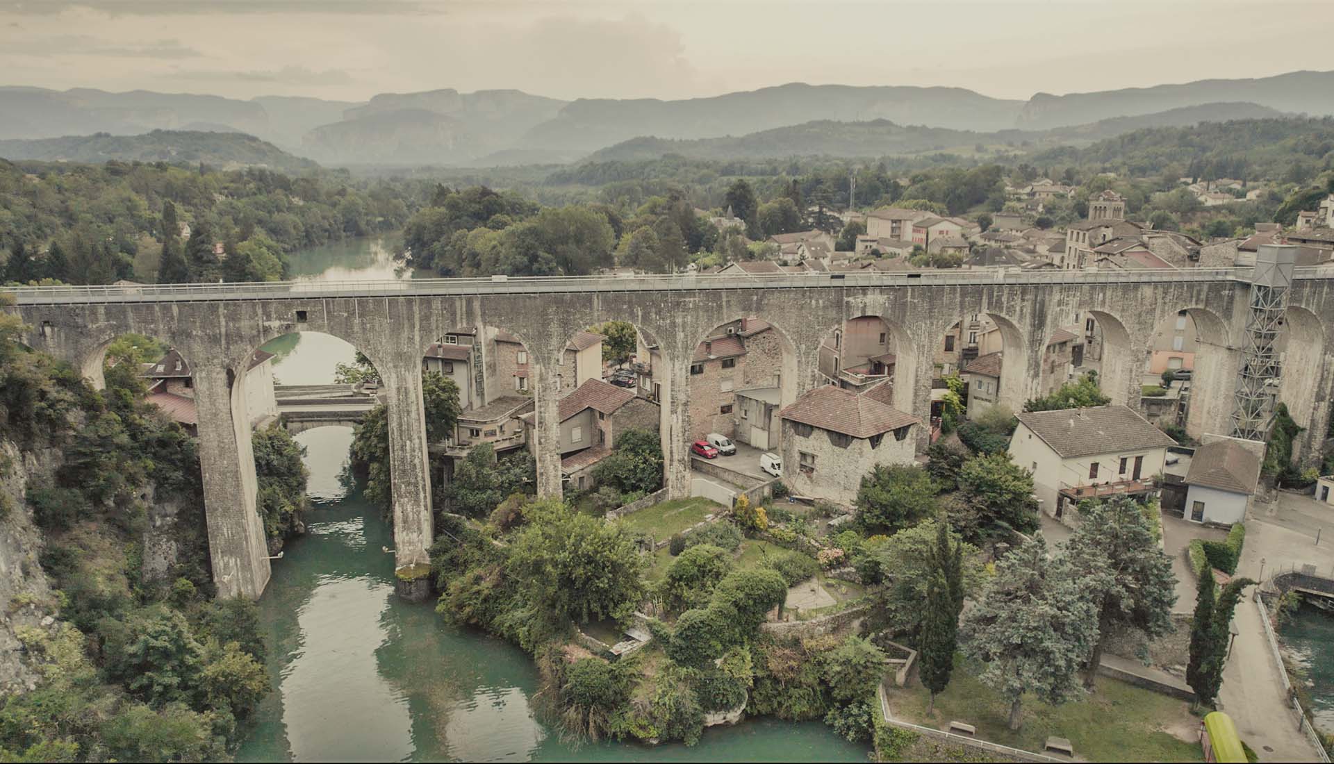 imagenes de viaje realizadas por mario de free live free ride con un drone de francia